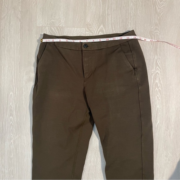 Lululemon Golf / Dress - like pants, ladies size 6, army green - Picture 4 of 11